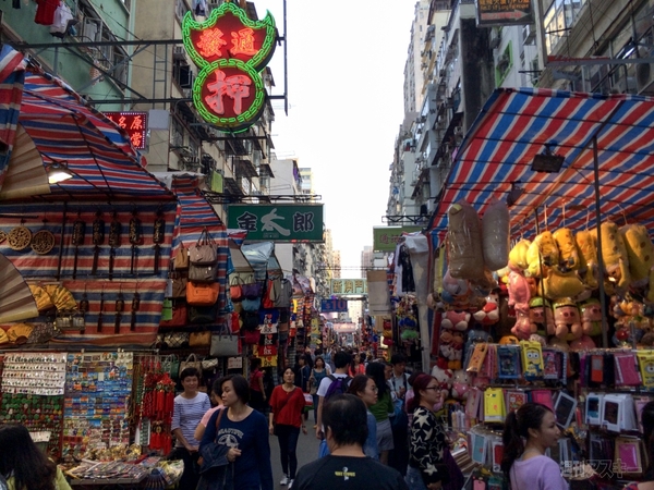 SIMフリースマホと香港〜シンガポール縦断バスの旅