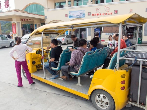 SIMフリースマホと香港〜シンガポール縦断バスの旅