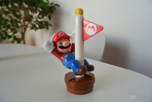 マックのハッピーセットにマリオのおもちゃ