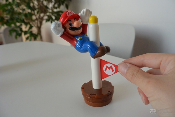 マックのハッピーセットにマリオのおもちゃ