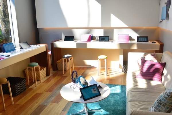 Surfaceのショールーム