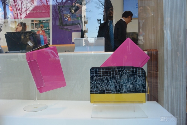 Surfaceのショールーム