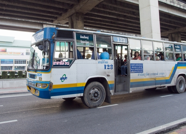 SIMフリースマホと香港〜シンガポール縦断バスの旅4