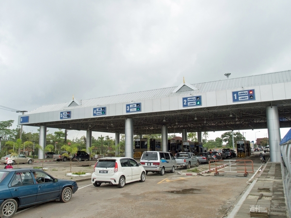 SIMフリースマホと香港〜シンガポール縦断バスの旅4