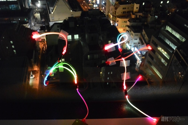 光るUSBケーブル