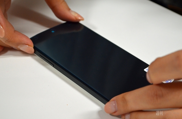 Nexus5 保護ガラス