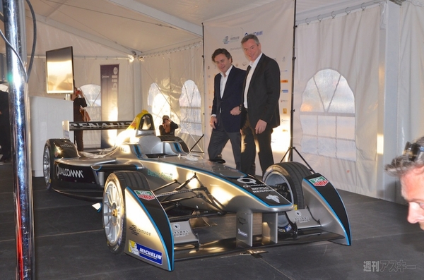 動画で見る、フォーミュラE実車走行 一般初公開