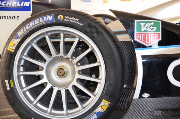 動画で見る、フォーミュラE実車走行 一般初公開