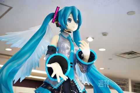 羽田の初音ミク ウイングショップ