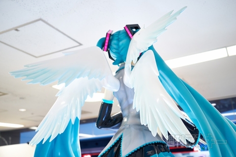 羽田の初音ミク ウイングショップ