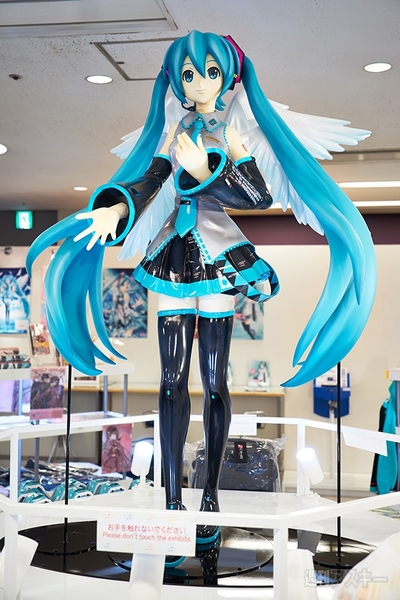 羽田の初音ミク ウイングショップ