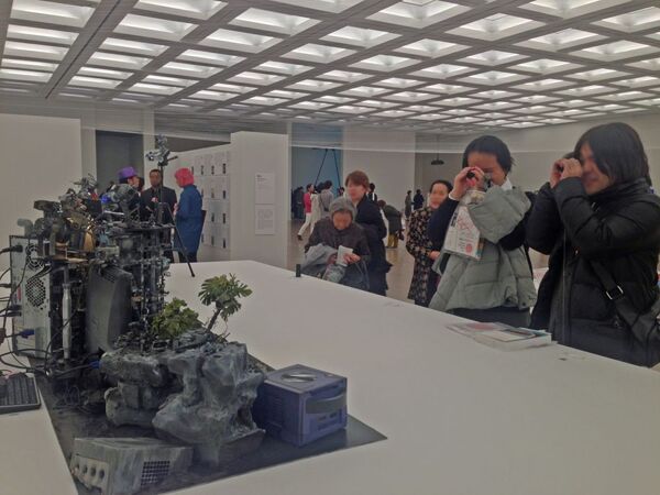 040206_moro_mediaarts