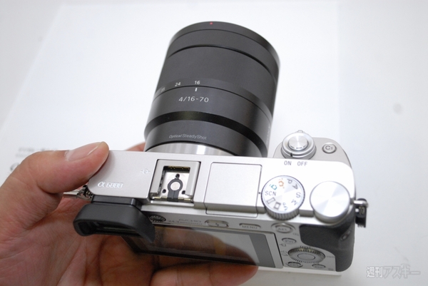 まばたきの2倍速いソニー『α6000』の世界最速AFを体感してきた:CP+2014