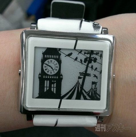 電子ペーパー技術搭載の腕時計『スマートキャンバス』が超イカす 