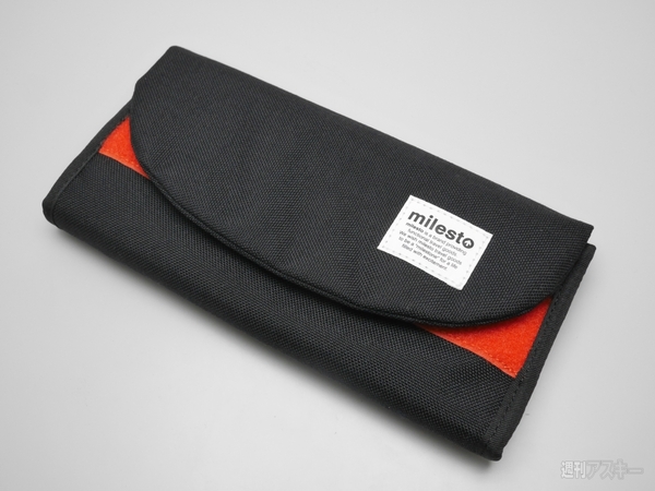 Xperia Z Ultra徹底レポート：ぴったりポーチやストラップを選んでみた