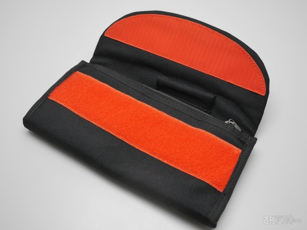 Xperia Z Ultra徹底レポート：ぴったりポーチやストラップを選んでみた