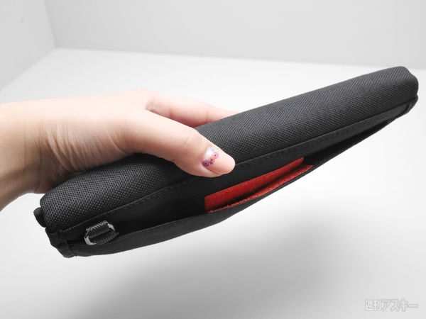 Xperia Z Ultra徹底レポート：ぴったりポーチやストラップを選んでみた