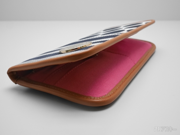 Xperia Z Ultra徹底レポート：ぴったりポーチやストラップを選んでみた