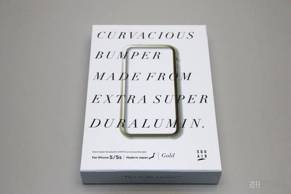 触り心地がたまらない！ 超々高級ジュラルミン製iPhoneケースをはめてみた