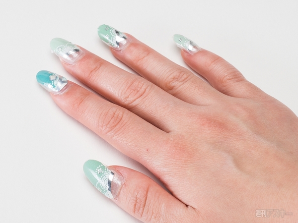 『ヒカルカ』、『ルミデコネイル』