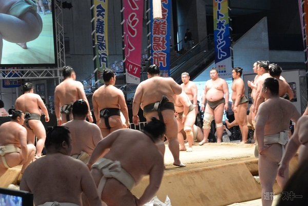 大相撲超会議場所