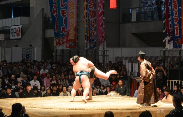 大相撲超会議場所
