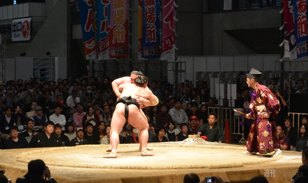 大相撲超会議場所
