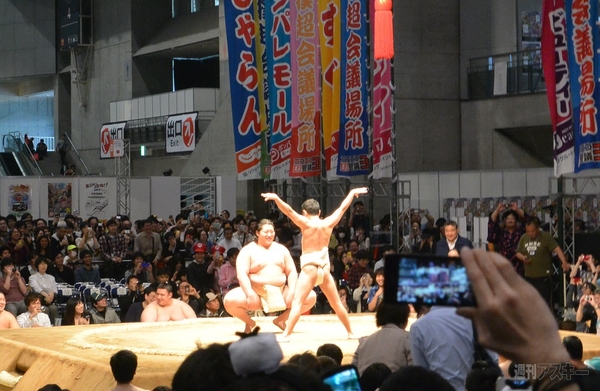 大相撲超会議場所