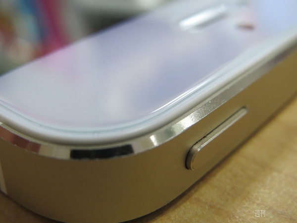 ハーフミラーガラス