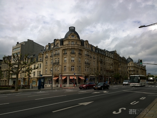 ルクセンブルグのモバイルショップ