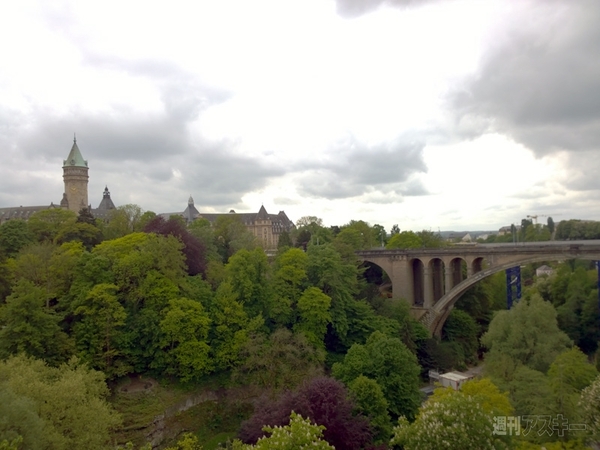 ルクセンブルグのモバイルショップ