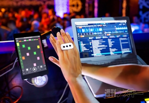 手をかざすだけでiPhone、iPadを操作できる!　IK Multimedia iRing