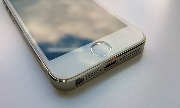 Iphone 5sをフルサファイアガラスにして一生モノにする究極保護キット登場 週刊アスキー