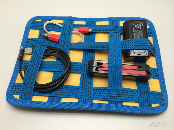 アーミーナイフ型Lightningケーブル