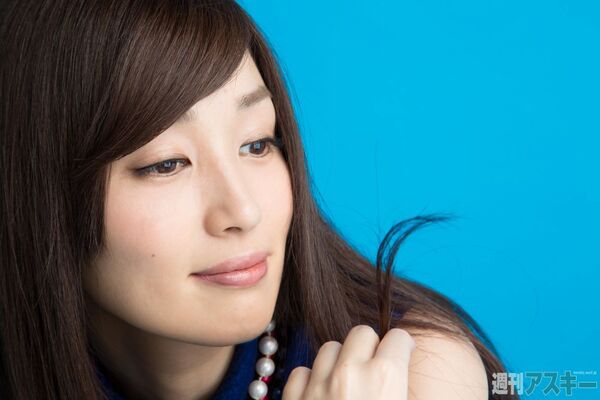 983号表紙の人・高梨臨