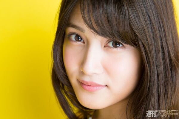 985号表紙の人・入山杏奈