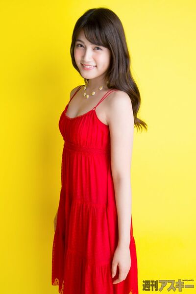 985号表紙の人・入山杏奈