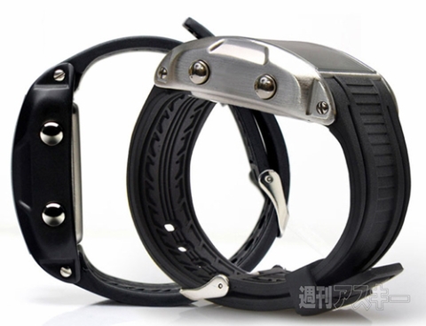 ラバーベルト仕様 スクエアフェイス腕時計 Franc Temps Stryker