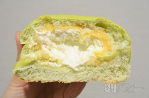 『冷やして食べるしっとりメロンパン（夕張メロンクリーム）』