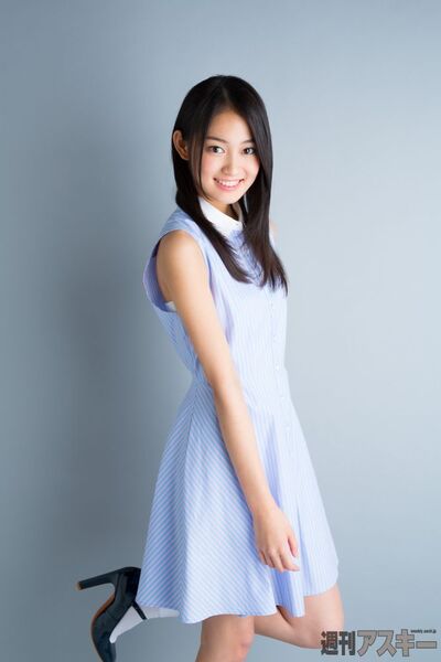 990号表紙の人・吉本実憂