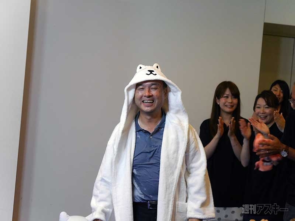 ソフトバンクの孫社長が氷水をかぶったので動画を撮ってみた