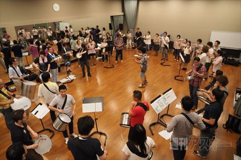 ガンホー・サンバカーニバルチームに密着取材!【その2】 バテリアでアゴゴを叩いちゃいます！