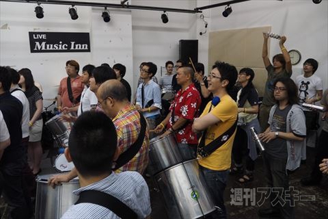 ガンホー・サンバカーニバルチームに密着取材!【その2】 バテリアでアゴゴを叩いちゃいます！