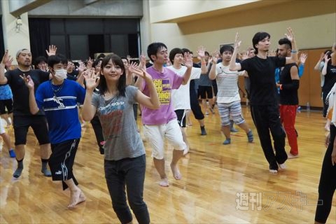 ガンホー・サンバカーニバルチームに密着取材!【その2】 バテリアでアゴゴを叩いちゃいます！