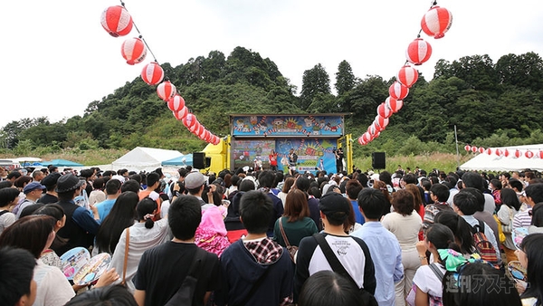 秋田美人のコスプレイヤーも大集合 ニコニコ町会議 In 秋田県仙北市角館町ほぼ完全レポート その1 週刊アスキー