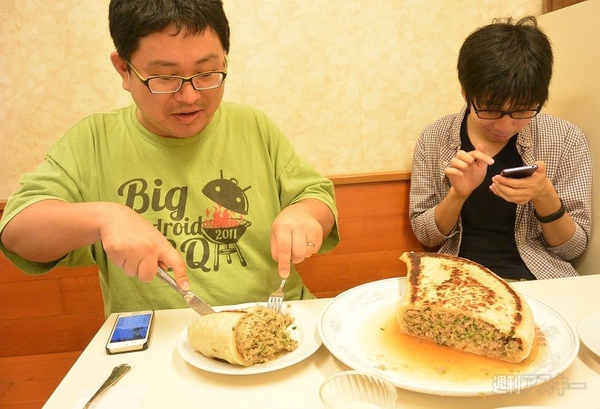 神楽坂飯店のジャンボ餃子