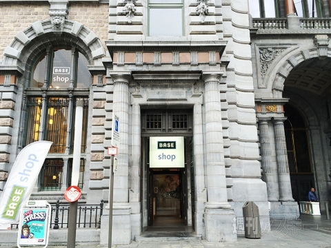 BASEのプリペイドLTEでアントワープを旅する