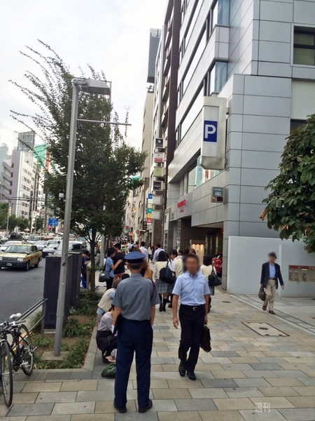 Apple Store表参道行列