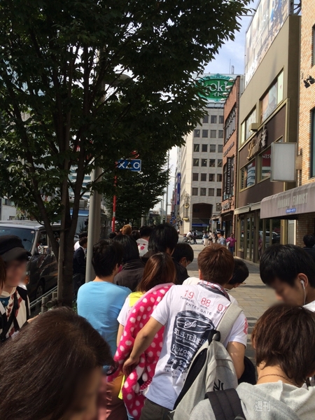 Apple Store表参道行列
