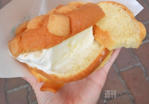 メロンパンアイス